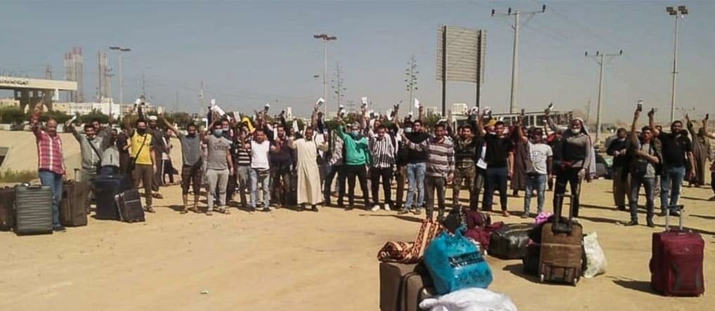 الدفع أو البقاء تحت رحمة الكفيل.. مأساة مصريين عالقين في الخليج بسبب كورونا