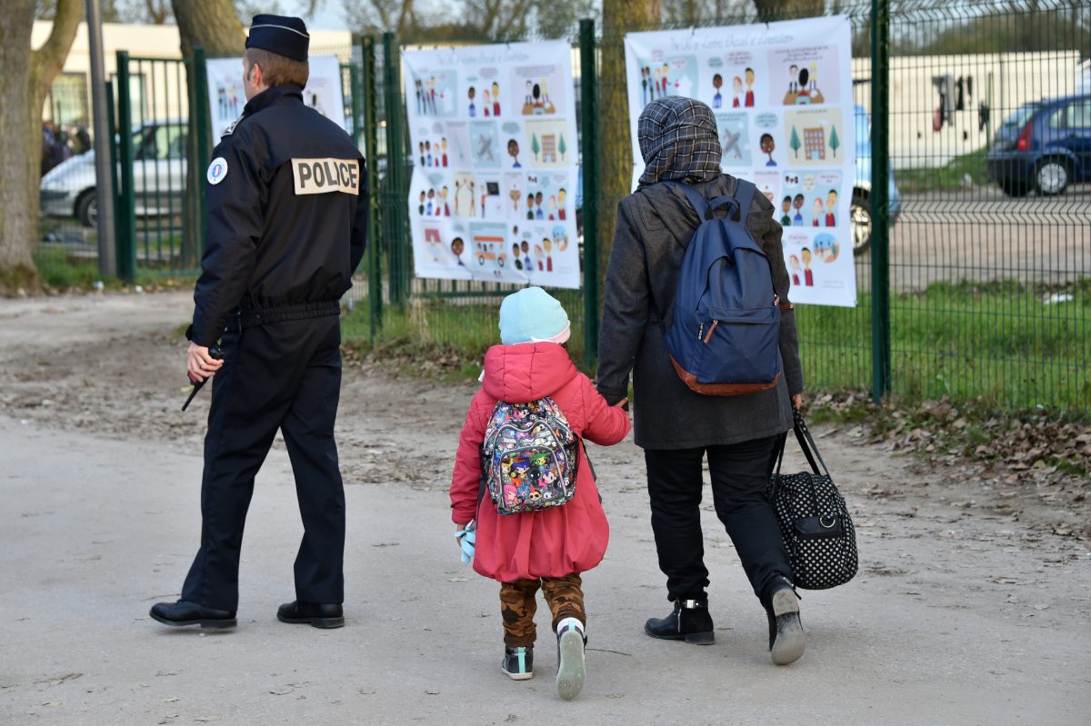 “نأكل ما اقتربت صلاحيته من الانتهاء”.. طالبو اللجوء يعيشون على الكفاف خلال الجائحة