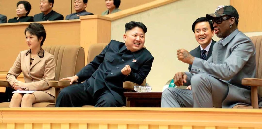 دينيس رودمان مع زعيم كوريا الشمالية/رويترز