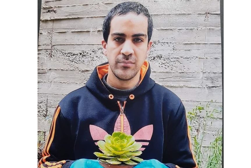 إياد الحلاق/شبكات التواصل الاجتماعي