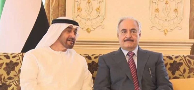 أنفقت المال وحصدت الفشل.. ما الذي تريده الإمارات من ليبيا ويدفعها للاستمرار بدعم حفتر رغم انتكاساته؟