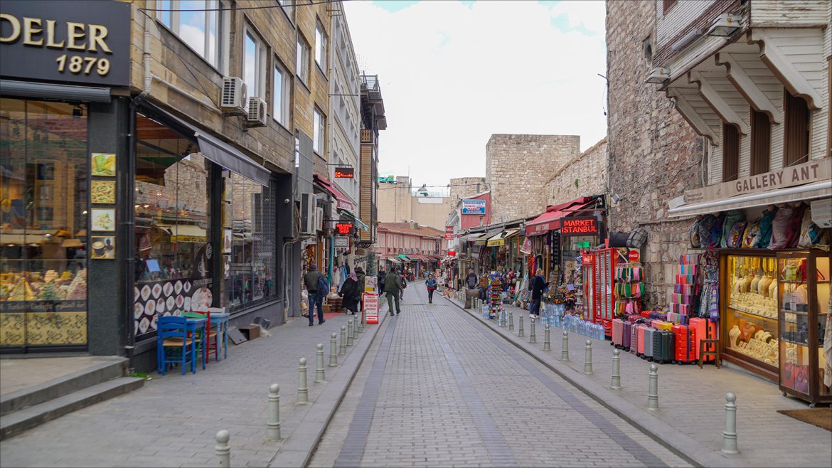 إسطنبول أثناء الإغلاق.. هكذا أعاد كورونا لأهل المدينة الساحرة اكتشاف تقاليدهم القديمة