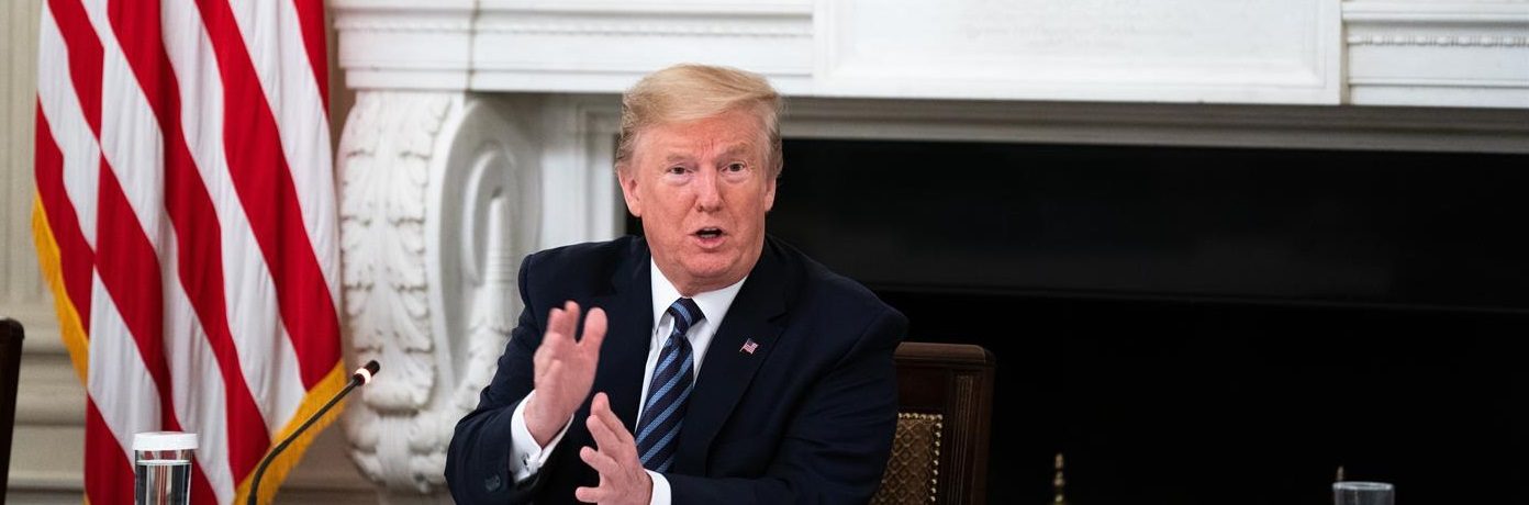 كورونا يضرب البيت الأبيض.. إصابة شخصيات تعمل مع ترامب من بينها متحدثة رسمية