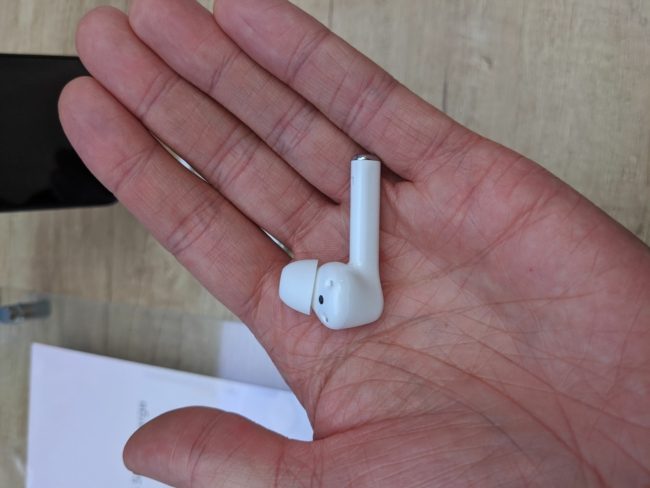 تلغي الضوضاء الخارجية وتعمل باللمس.. مواصفات سماعة هواوي الجديدة Magic Earbuds