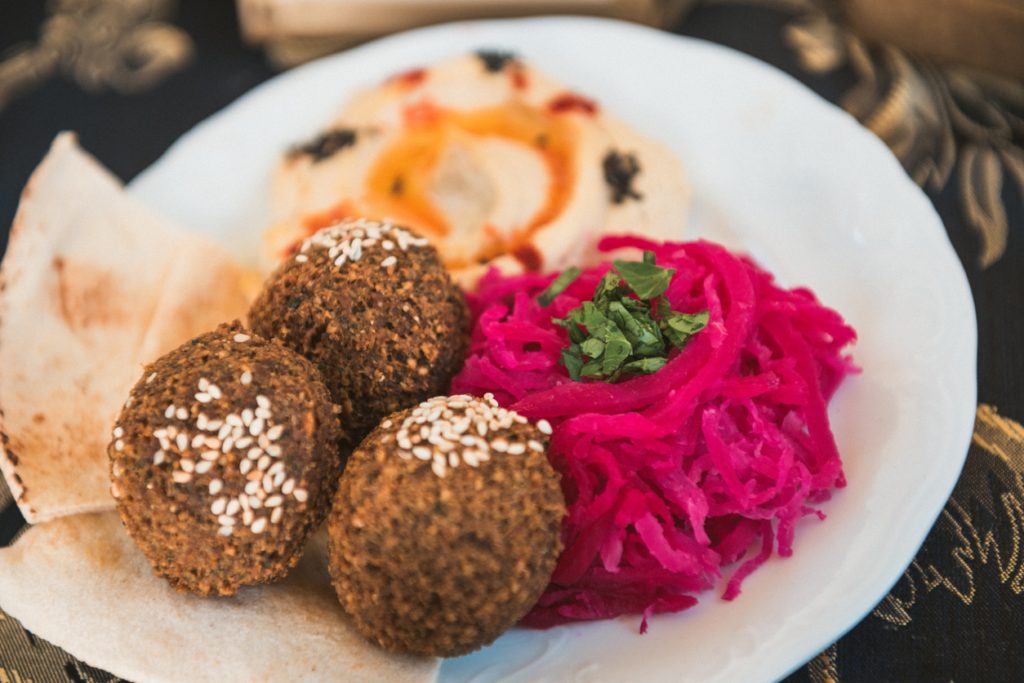 قصة اختراع الفلافل