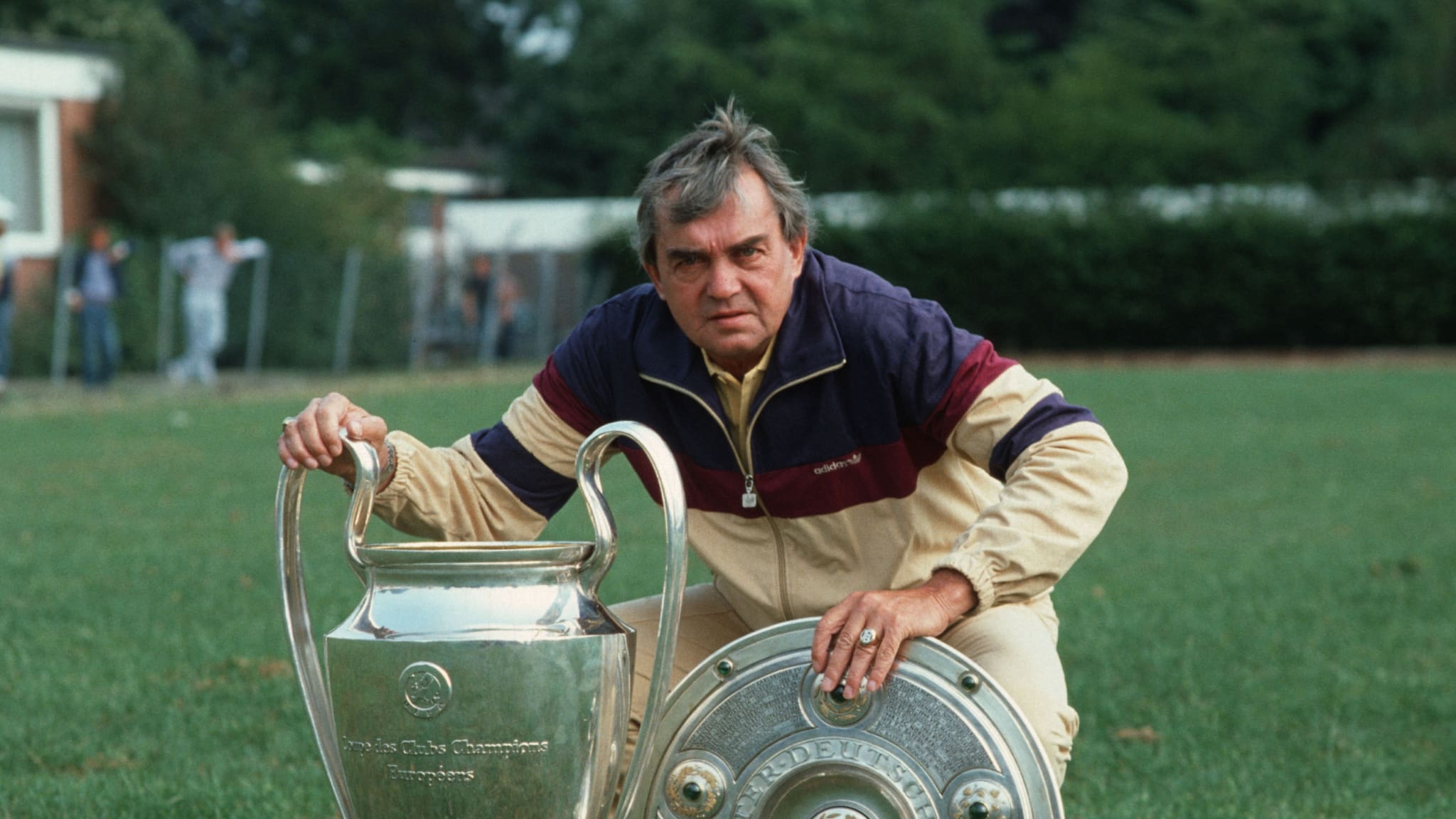 هدد هتلر مسيرته ونجا من الحرب بأعجوبة.. من هو إرنست هابل الذي خلق كرة قدم حديثة؟