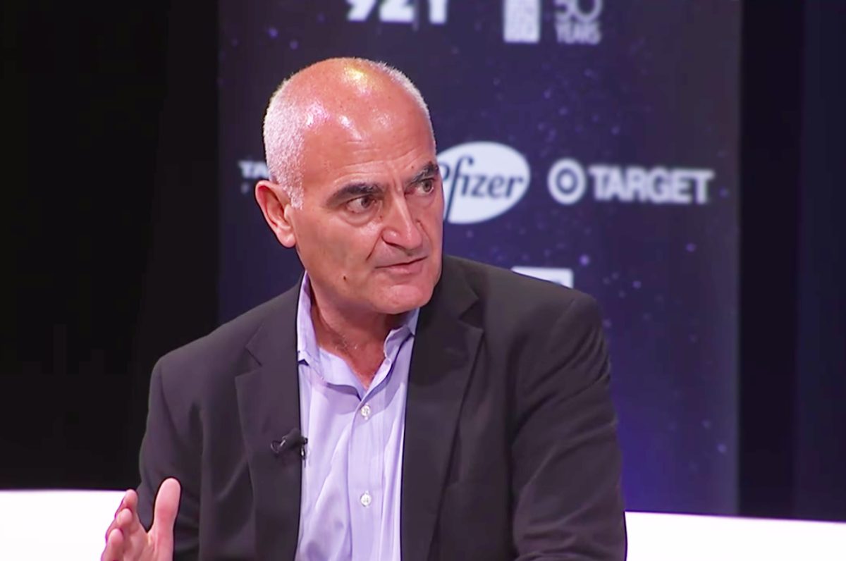 غادر بلاده وعمره 17 عاماً واليوم أصبح مستشاراً لترامب.. عالِم مغربي يسعى لصنع لقاح كورونا بأمريكا