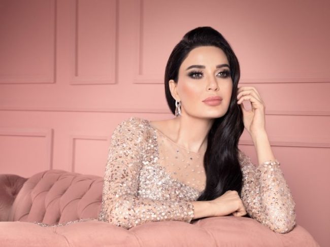 اختيار فنانة عربية لتكون وجهاً إعلانياً  لسامسونغ في الشرق الأوسط.. تزامن ذلك مع عيد ميلاد ابنتها