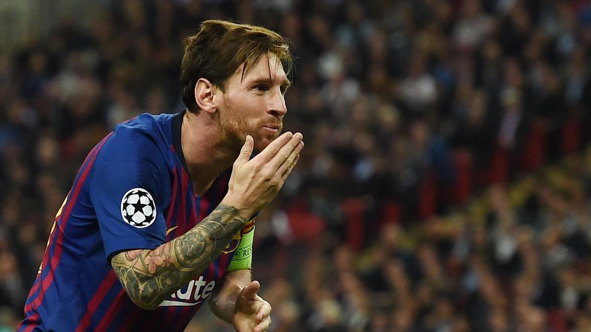 ليونيل ميسي قائد برشلونة (رويترز)