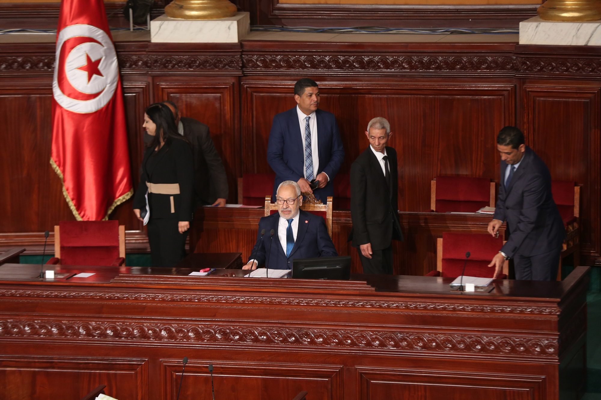 جلسة استمرت 16 ساعة! برلمان تونس يسقط لائحة تطالب فرنسا بالاعتذار عن جرائم الاحتلال