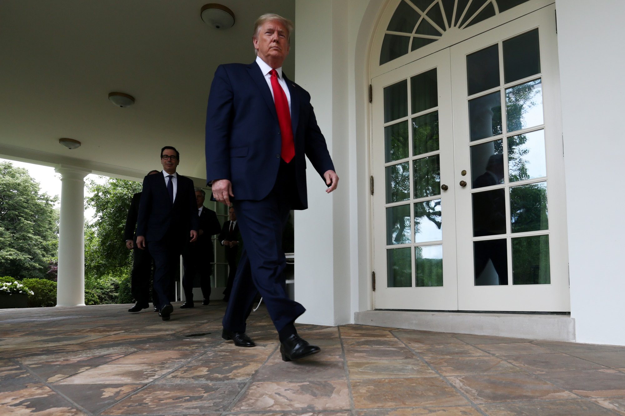 “ترامب في المخبأ”.. نيويورك تايمز تكشف ما فعله الرئيس عند وصول الاحتجاجات لمقر إقامته