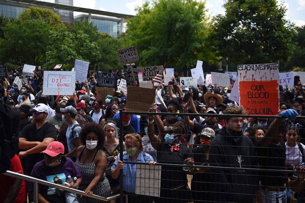 العنصرية أمريكا