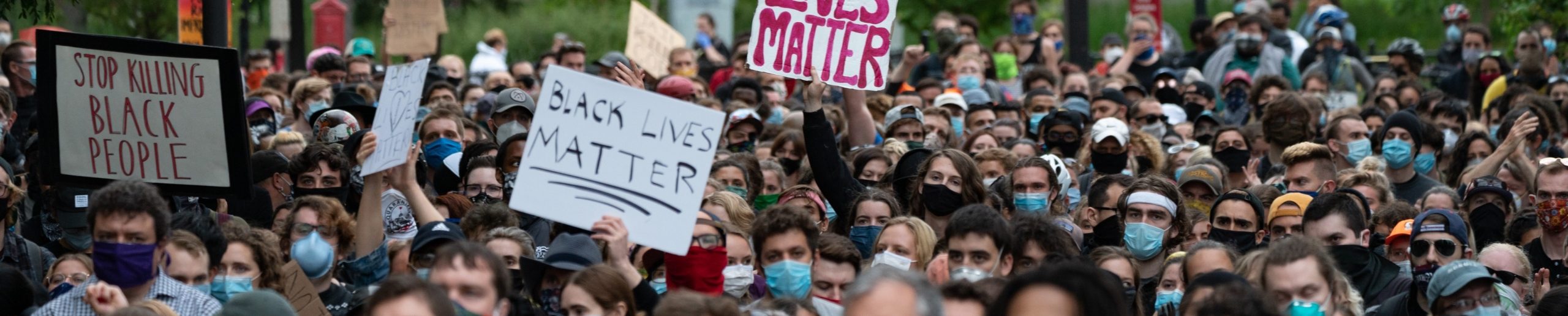 “لا أستطيع التنفس”.. كيف ألهمت احتجاجات أمريكا ضحايا العنصرية في أوروبا؟
