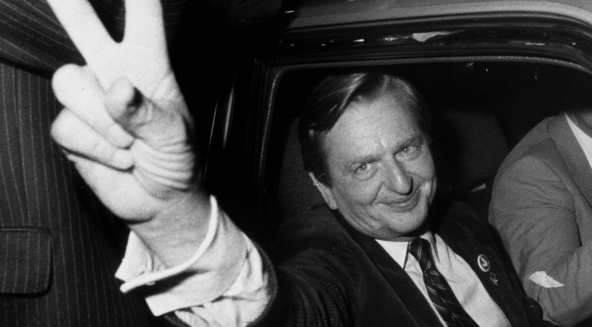 حيّرت البلاد لعقود، آلاف استُجوبوا، وأُدين فيها رجل بالخطأ! السويد تفك لغز جريمة اغتيال رئيس وزرائها