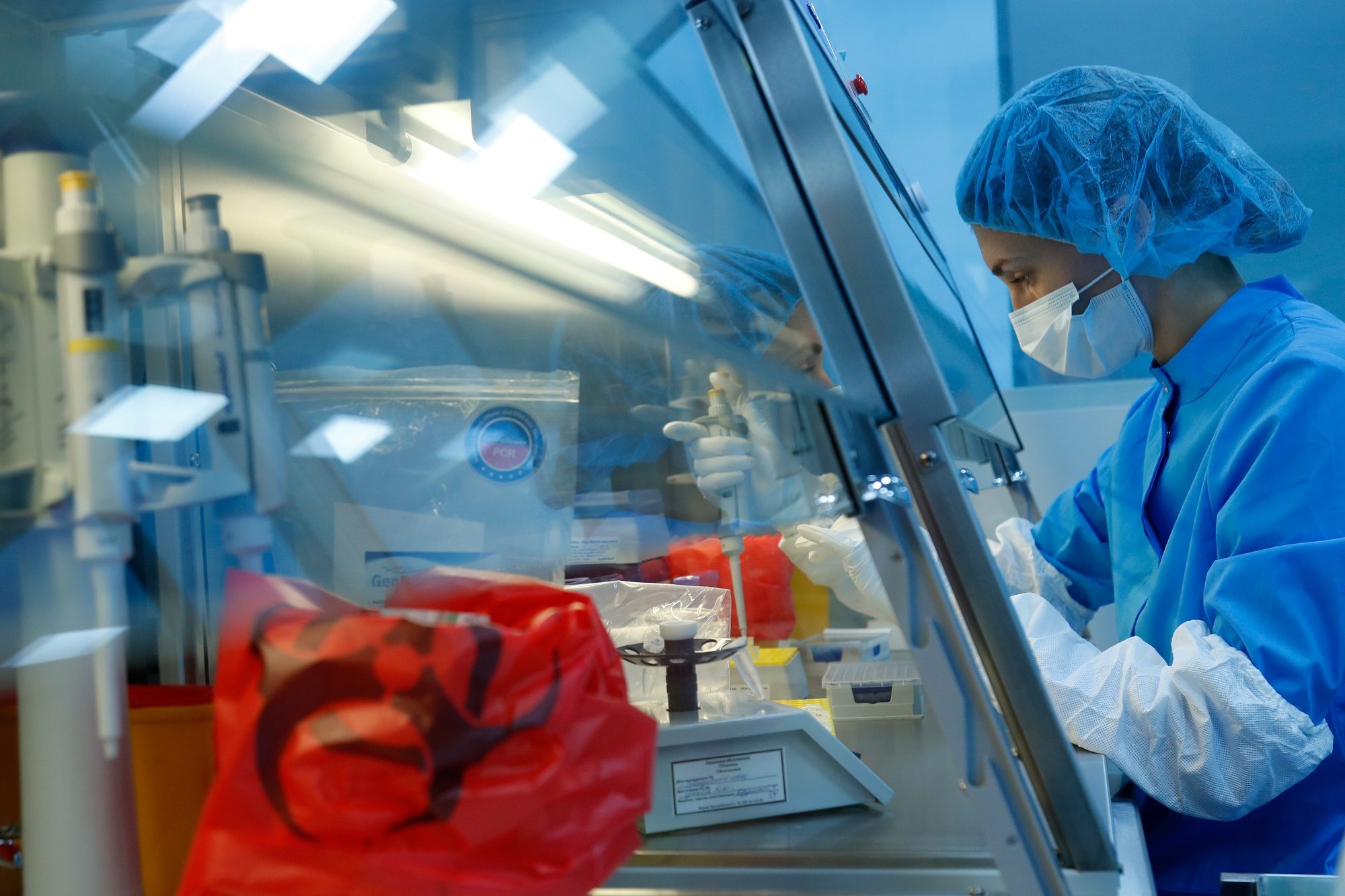 “إنجاز علمي” لمواجهة كورونا.. الصحة العالمية تشيد بأول علاج مثبت وغير مكلّف أنقذ حياة مصابين