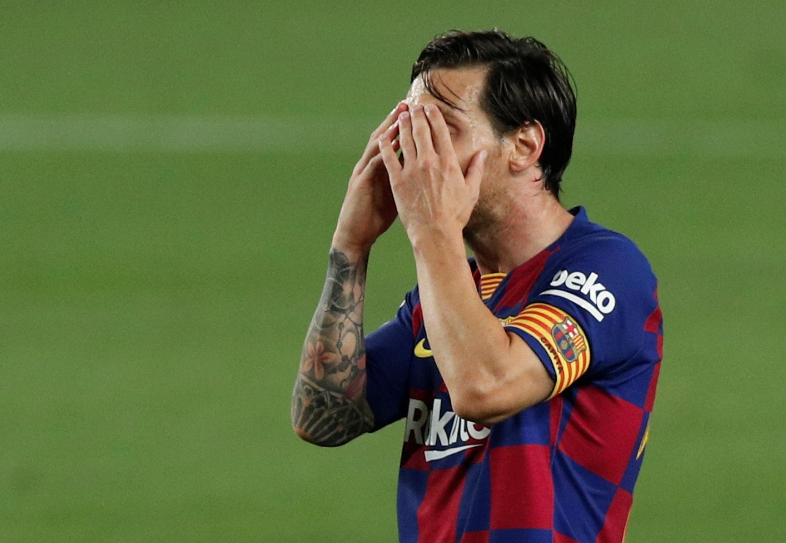 ليونيل ميسي قائد برشلونة (رويترز)