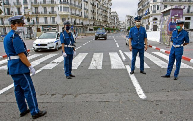 “سيكون صيفاً حاراً”.. الإيكونومست: قيود كورونا لن تمنع عودة الحراك الجزائري بقوة لهذه الأسباب