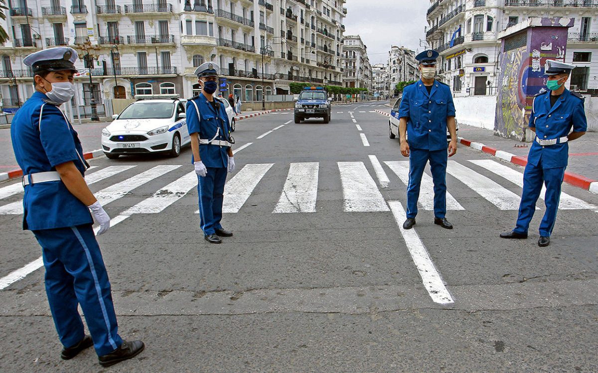 “سيكون صيفاً حاراً”.. الإيكونومست: قيود كورونا لن تمنع عودة الحراك الجزائري بقوة لهذه الأسباب