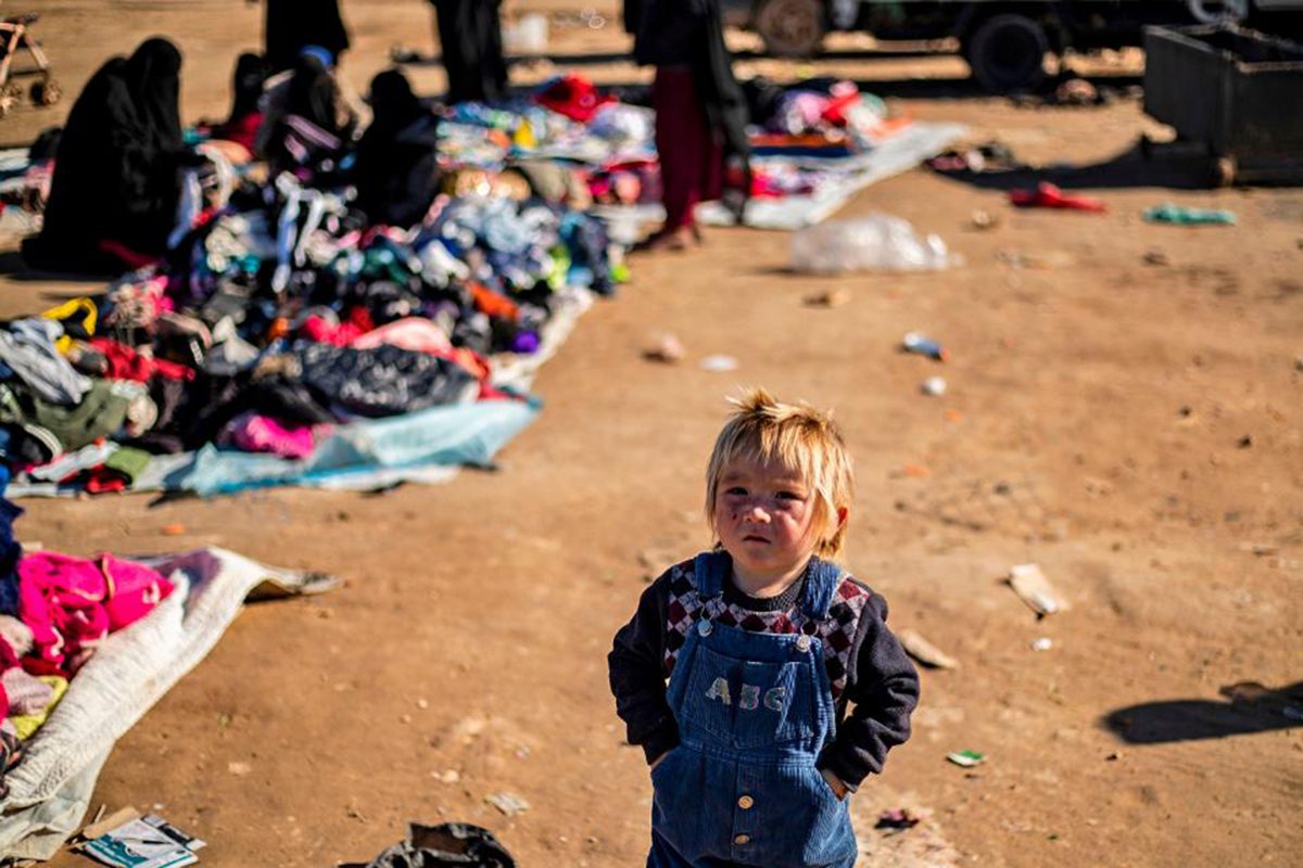 المئات يولدون في المعسكرات كل عام.. مستقبل مجهول ينتظر الأطفال الأوروبيين المحتجزين مع سجناء “داعش” بسوريا