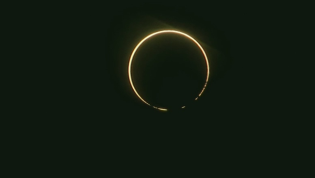 نزلاء يقاضون سجناً في نيويورك للسماح لهم بمشاهدة كسوف الشمس! اعتبروه “حدثاً دينياً”