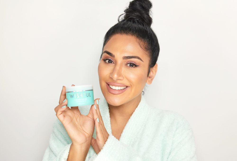 منتج هدى قطان لإزالة المكياج