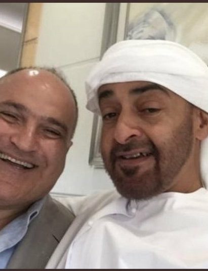 محمد بن زايد مع جورج نادر/صورة متداولة في تويتر