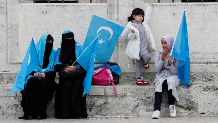 طفلة إيغورية الإيغور الصين