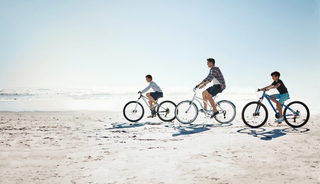 دراجة ٠ صورة تعبيرين - iStock