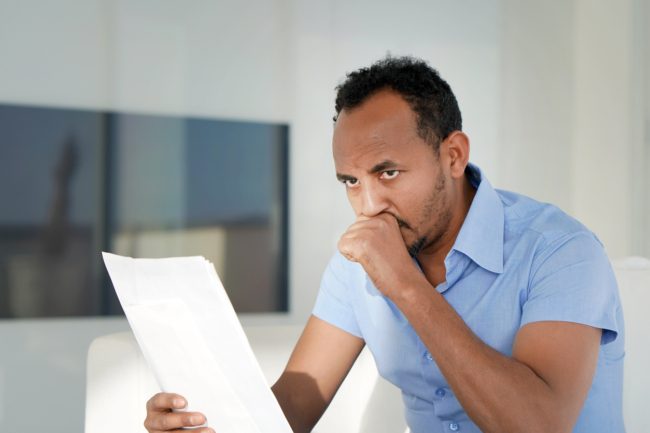 غربتي ووحدتي وألمي.. ماذا وجدتُ في «رسائل سقطت من ساعي البريد»؟