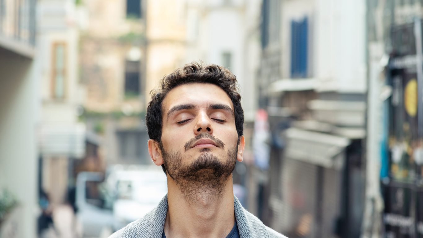 أنا من جيل التسعينيات.. هل تعرف لماذا نحن تائهون دائماً؟