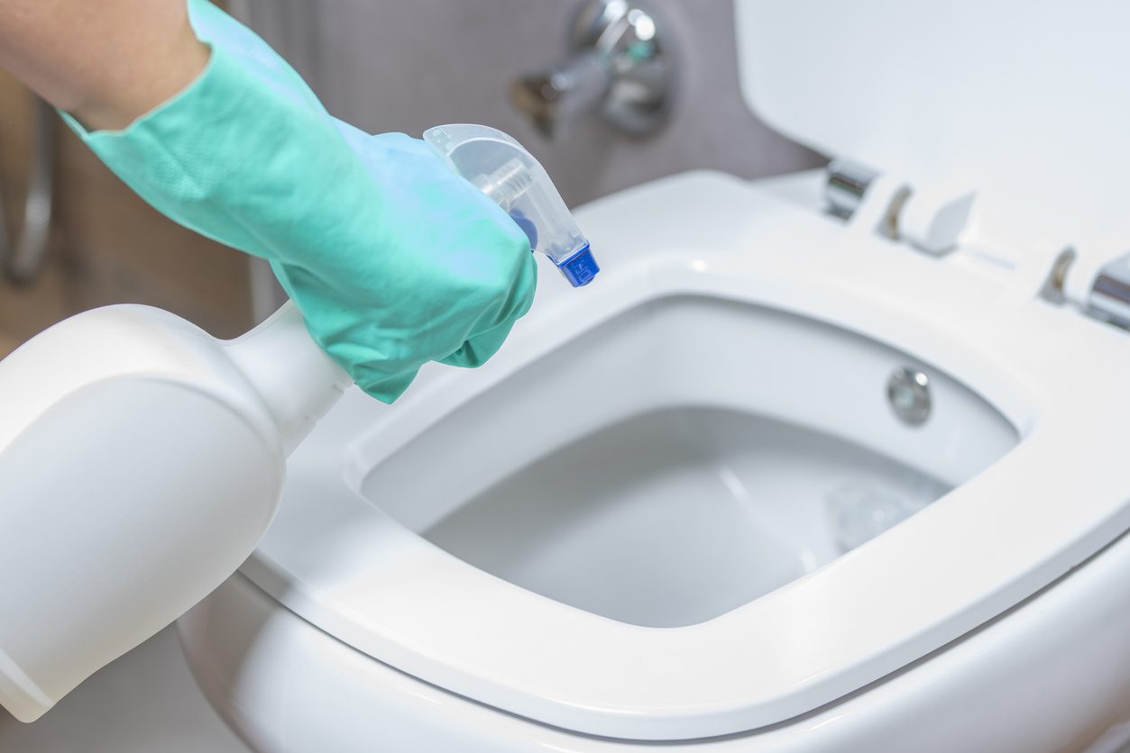 كيفية استخدام المراحيض بطريقة آمنة