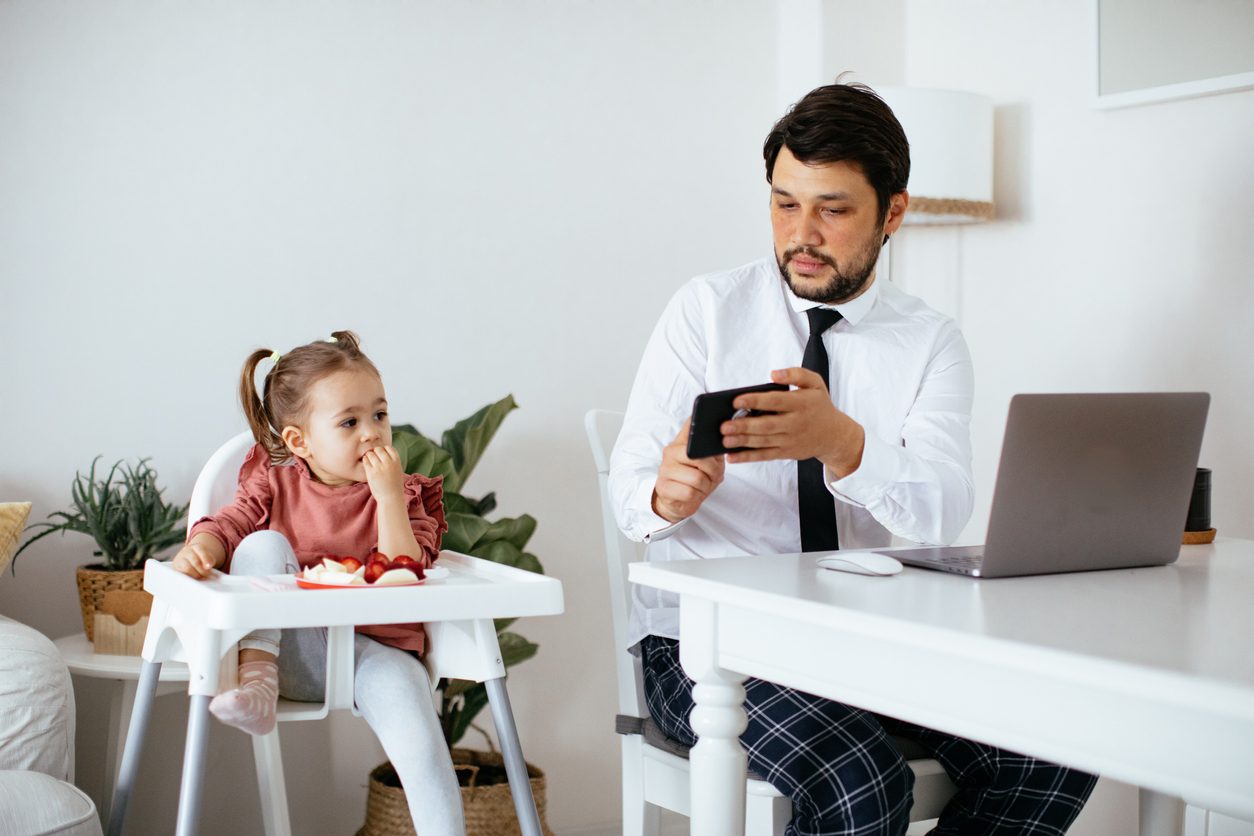 ابنك حذف تطبيقات واشترى خدمات على هاتفك دون علمك؟ آيفون يساعدك لتجنب هذه المشاكل