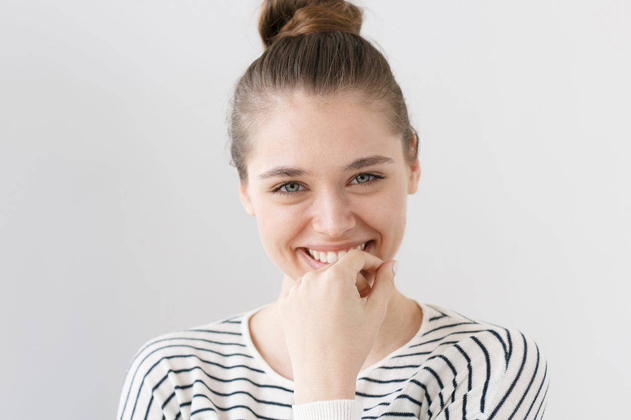 لا تُخفِ ابتسامتك بعد الآن.. نصائح مهمة لتحافظ على أسنانك بيضاء وقوية