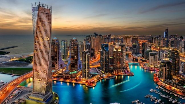 لماذا يجب على دول الخليج إشراك مواطنيها باتخاذ القرارات حول “المشاريع العملاقة” التي تؤثر على مستقبلهم؟