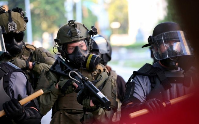 هل يمكن أن “ينقلب” الجيش الأمريكي على ترامب حال استمرت التظاهرات؟