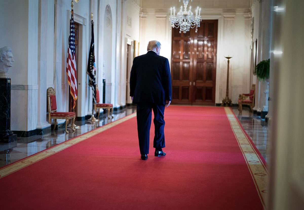 ترامب لا يُبدي حماساً قوياً للفوز بولاية ثانية.. مقرّبون منه: الرئيس عاجز عن كبح سلوكه المُدمِّر