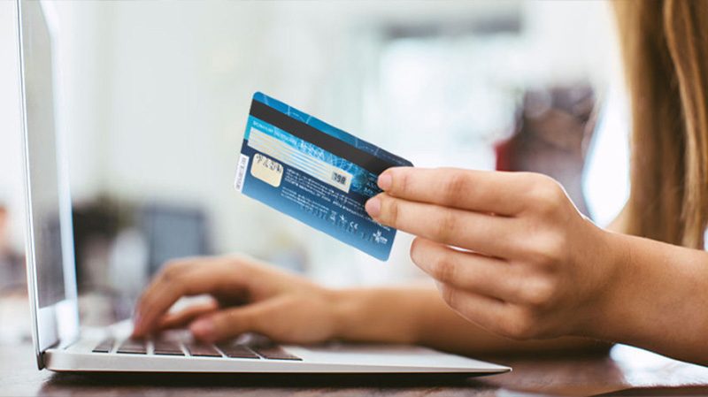 يستهدفون متاجر شهيرة.. قراصنة بكوريا الشمالية يستولون على بطاقات لمتسوقين عبر الإنترنت في أوروبا وأمريكا