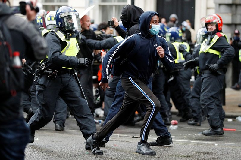 المقاطعة قضت على تجارة العبيد قبل 200 عام، فلماذا تبدو غير قادرة على إقناع فيسبوك بمنع المحتوى العنصري؟