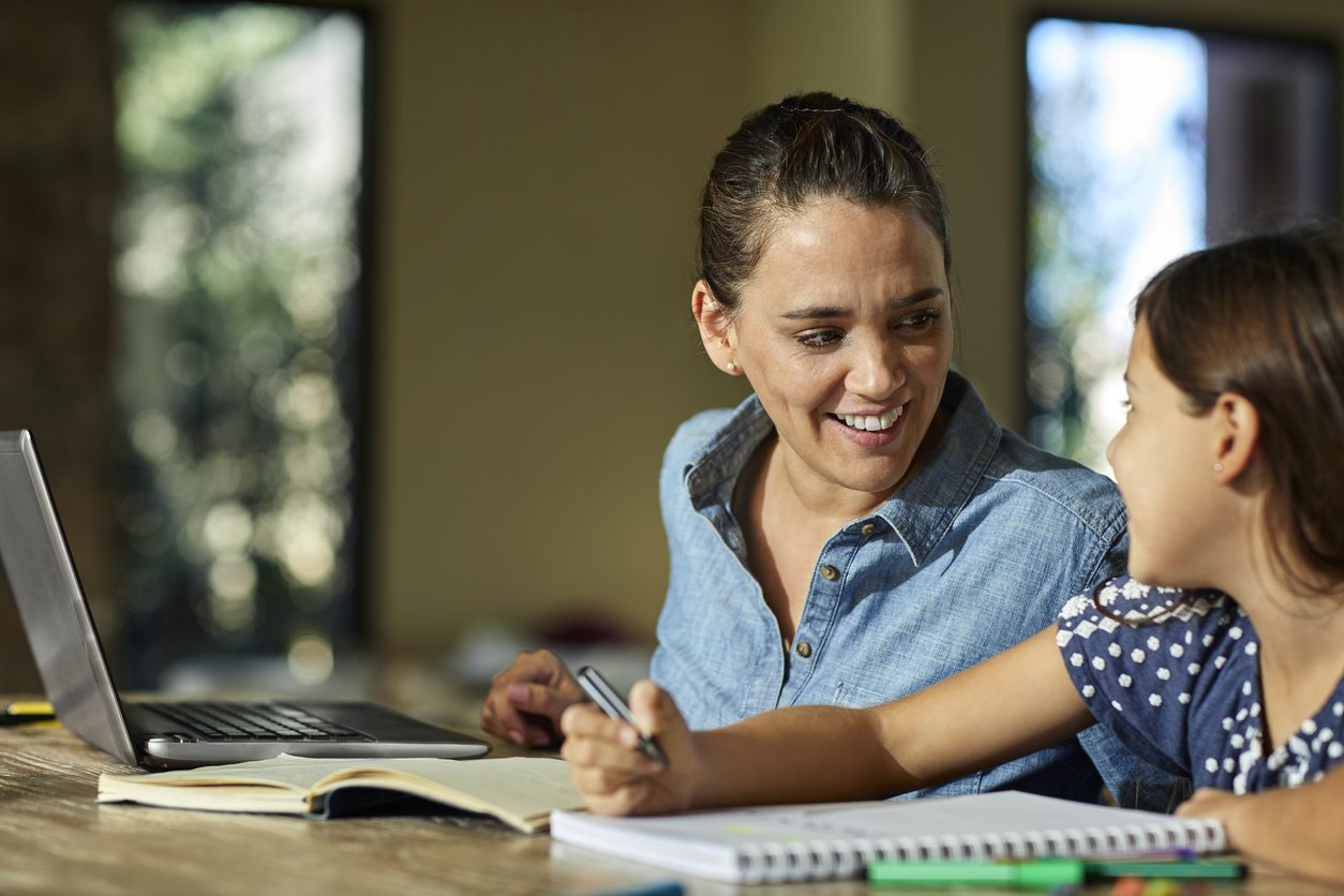 تجربتي مع التعليم المنزلي التي لن أكررها.. عام دراسي بنكهة الكورونا