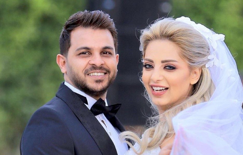 بسبب 5 ملايين جنيه.. مطرب مصري يتلقى تهديداً بتحطيم منزله، وزوجته تبكي وتطالب بدعمهما “فيديو”