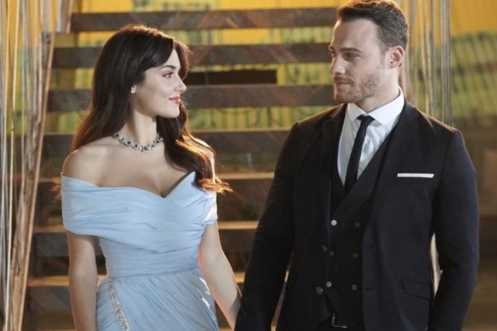 Social Media/ مسلسل أنت اطرق بابي