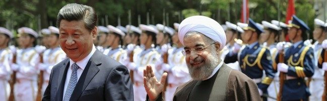 “إيران معروضة للبيع”.. الصين تغري طهران بـ400 مليار دولار ضمن اتفاق سري، والثمن باهظ لدرجة استفزت البرلمان