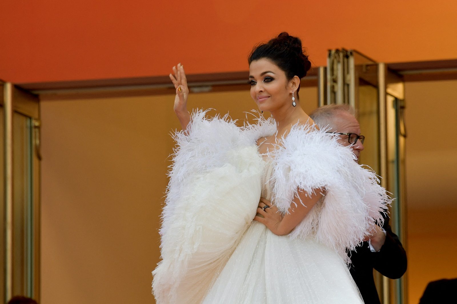 نجمة بوليوود وابنتها تدخلان المستشفى.. حالتهما الصحية تزداد سوءاً بسبب كورونا