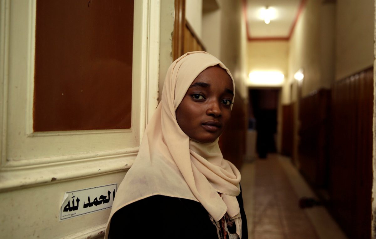 الجلد أربعون والبنطال محظور والسفر مع الأولاد ممنوع.. ماذا تعرف عن الجحيم الذي كانت تعيشه المرأة السودانية؟