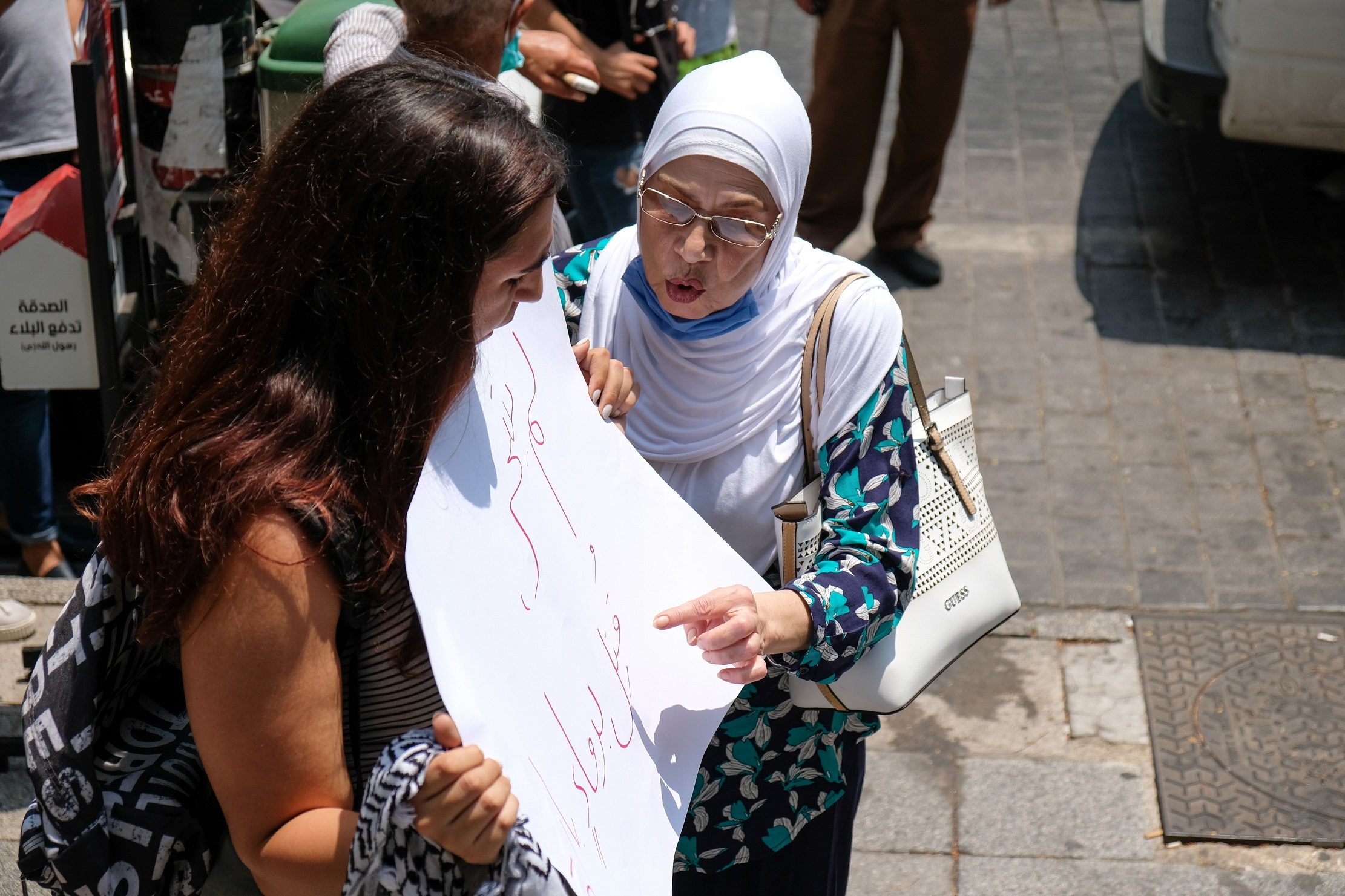 يشهد لبنان أسوأ أزمة اقتصادية في تاريخه