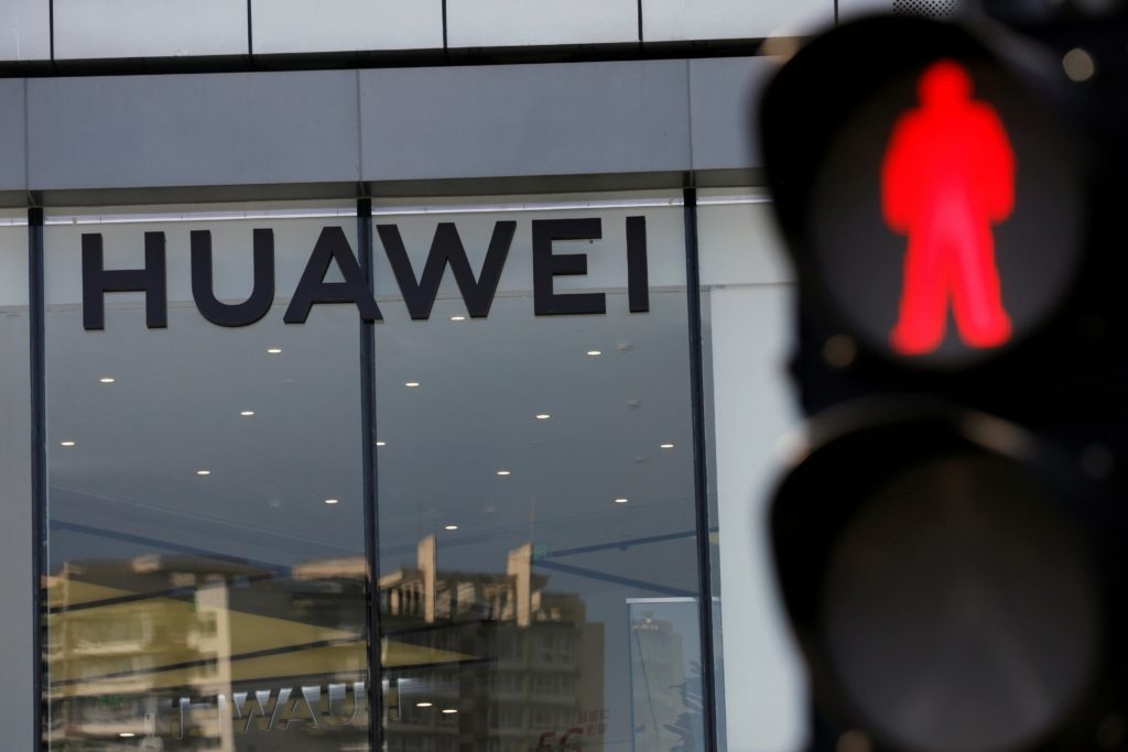 الدول الغربية تتهم الصين وهواوي باستغلال تكنولوجيا 5G في التجسس (رويترز)