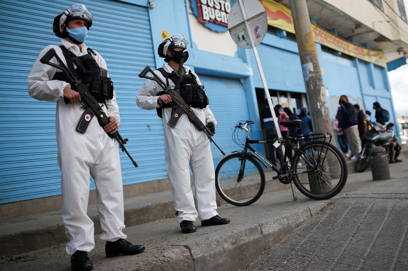 “الإعدام” لمن لا يلتزم بحظر كورونا.. عصابات كولومبيا تقتل أكثر من 8 أشخاص لم يمتثلوا لقواعد الإغلاق