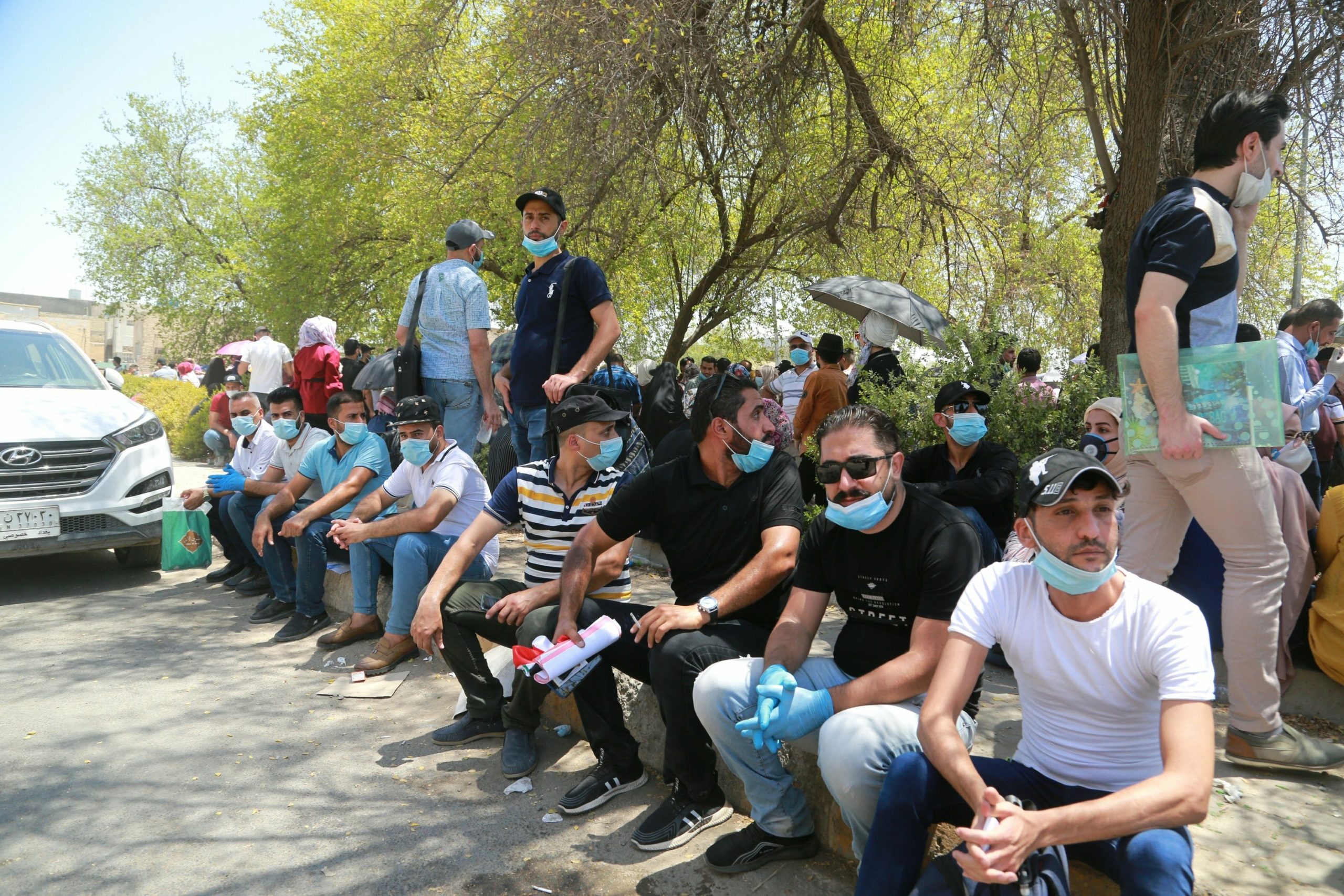 “الضربة القاضية”.. كورونا يفاقم حالة اليأس العميق التي تصيب الشباب العربي المنهك بسبب الحروب والأزمات