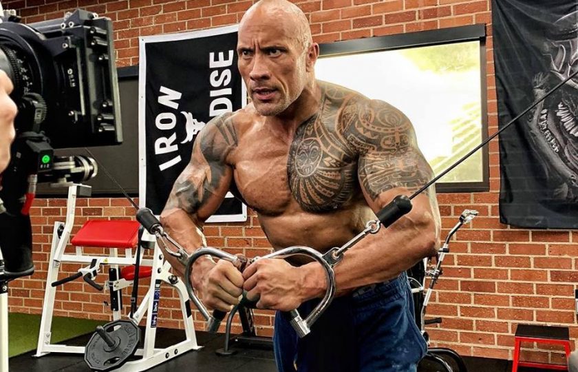 “ذا روك” في ذيل القائمة والمرتبة الأولى غير متوقعة.. قائمة بالمشاهير الأعلى أجراً في عام 2020