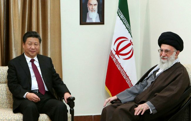 بكين ستنافس واشنطن بقاعدة عسكرية ضخمة في الخليج.. لماذا يجب على أمريكا أن تخشى التحالف بين إيران والصين الآن؟